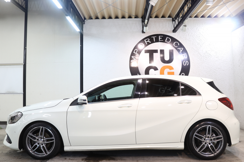 メルセデスベンツ Aクラス A180ｽﾎﾟｰﾂ ﾍﾞｰｼｯｸ&ﾚｰﾀﾞｰｾｰﾌﾃｨPKG　後期 ｷｰﾚｽｺﾞｰ ﾚｻﾞｰDINAMICAｼｰﾄ ｼｰﾄﾋｰﾀｰ HDDﾅﾋﾞTV BT音楽 ﾊﾞｯｸｶﾒﾗ PTS LEDﾗｲﾄ AMGｴｱﾛ&18AW ﾀﾞｲﾅﾐｯｸS 7AT　2年保証