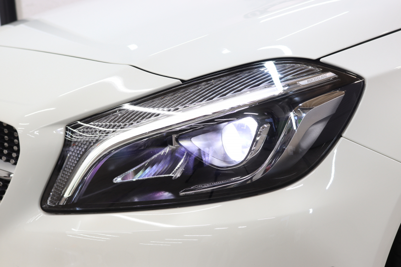 メルセデスベンツ Aクラス A180ｽﾎﾟｰﾂ ﾍﾞｰｼｯｸ&ﾚｰﾀﾞｰｾｰﾌﾃｨPKG　後期 ｷｰﾚｽｺﾞｰ ﾚｻﾞｰDINAMICAｼｰﾄ ｼｰﾄﾋｰﾀｰ HDDﾅﾋﾞTV BT音楽 ﾊﾞｯｸｶﾒﾗ PTS LEDﾗｲﾄ AMGｴｱﾛ&18AW ﾀﾞｲﾅﾐｯｸS 7AT　2年保証