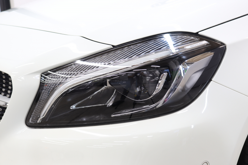 メルセデスベンツ Aクラス A180ｽﾎﾟｰﾂ ﾍﾞｰｼｯｸ&ﾚｰﾀﾞｰｾｰﾌﾃｨPKG　後期 ｷｰﾚｽｺﾞｰ ﾚｻﾞｰDINAMICAｼｰﾄ ｼｰﾄﾋｰﾀｰ HDDﾅﾋﾞTV BT音楽 ﾊﾞｯｸｶﾒﾗ PTS LEDﾗｲﾄ AMGｴｱﾛ&18AW ﾀﾞｲﾅﾐｯｸS 7AT　2年保証