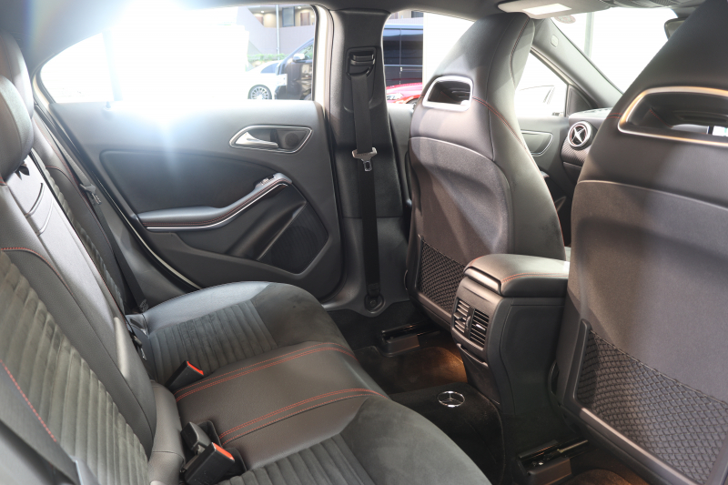 メルセデスベンツ Aクラス A180ｽﾎﾟｰﾂ ﾍﾞｰｼｯｸ&ﾚｰﾀﾞｰｾｰﾌﾃｨPKG　後期 ｷｰﾚｽｺﾞｰ ﾚｻﾞｰDINAMICAｼｰﾄ ｼｰﾄﾋｰﾀｰ HDDﾅﾋﾞTV BT音楽 ﾊﾞｯｸｶﾒﾗ PTS LEDﾗｲﾄ AMGｴｱﾛ&18AW ﾀﾞｲﾅﾐｯｸS 7AT　2年保証