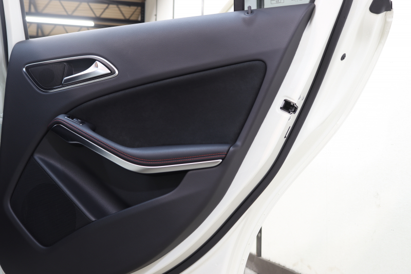 メルセデスベンツ Aクラス A180ｽﾎﾟｰﾂ ﾍﾞｰｼｯｸ&ﾚｰﾀﾞｰｾｰﾌﾃｨPKG　後期 ｷｰﾚｽｺﾞｰ ﾚｻﾞｰDINAMICAｼｰﾄ ｼｰﾄﾋｰﾀｰ HDDﾅﾋﾞTV BT音楽 ﾊﾞｯｸｶﾒﾗ PTS LEDﾗｲﾄ AMGｴｱﾛ&18AW ﾀﾞｲﾅﾐｯｸS 7AT　2年保証