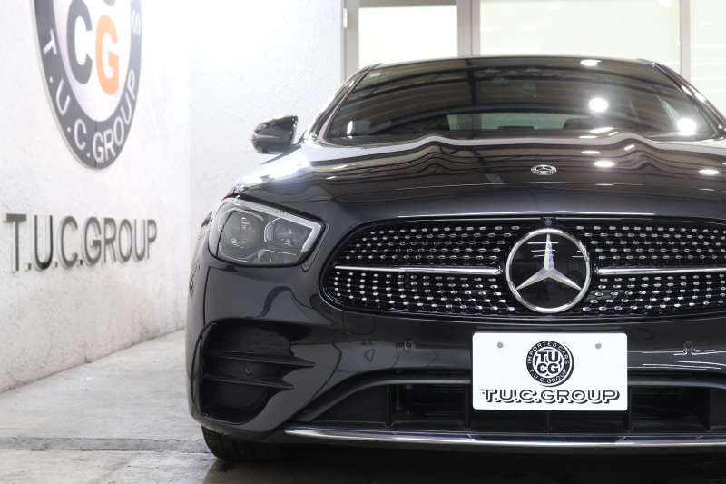 メルセデスベンツ Eクラス E200ｽﾎﾟｰﾂ AMGﾗｲﾝｲﾝﾃﾘｱ&ｴｸｽｸﾙｰｼﾌﾞ&ﾚｰﾀﾞｰｾｰﾌﾃｨPKG　BSG搭載 後期 ｷｰﾚｽｺﾞｰ 黒本革 ﾍｯﾄﾞｱｯﾌﾟD MBUXﾅﾋﾞTV ｽﾏﾎ連携 ﾌﾞﾙﾒｽﾀｰ 360ｶﾒﾗ PTS LEDﾗｲﾄ 自動ﾄﾗﾝｸ AMGｴｱﾛ&19AW 9AT　2年保証