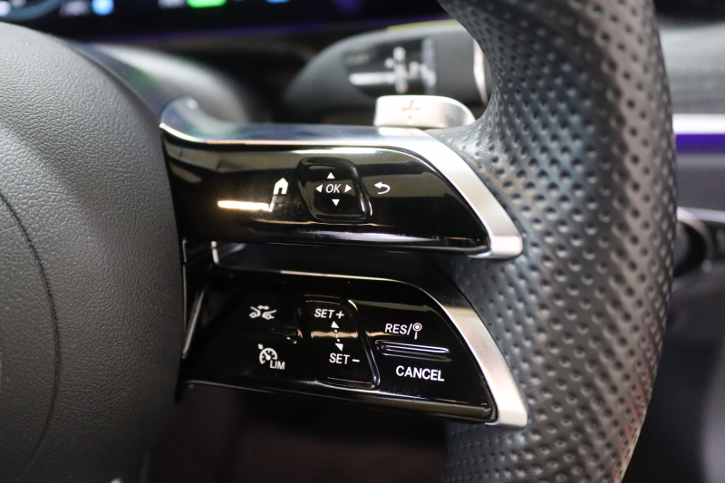 メルセデスベンツ Eクラス E200ｽﾎﾟｰﾂ AMGﾗｲﾝｲﾝﾃﾘｱ&ｴｸｽｸﾙｰｼﾌﾞ&ﾚｰﾀﾞｰｾｰﾌﾃｨPKG　BSG搭載 後期 ｷｰﾚｽｺﾞｰ 黒本革 ﾍｯﾄﾞｱｯﾌﾟD MBUXﾅﾋﾞTV ｽﾏﾎ連携 ﾌﾞﾙﾒｽﾀｰ 360ｶﾒﾗ PTS LEDﾗｲﾄ 自動ﾄﾗﾝｸ AMGｴｱﾛ&19AW 9AT　2年保証