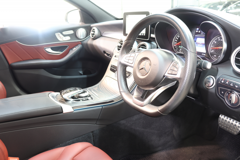 AMG Cクラス C43 4MATIC ｴｸｽｸﾙｰｼﾌﾞ&ﾚｰﾀﾞｰｾｰﾌﾃｨPKG　1ｵｰﾅｰ ｷｰﾚｽｺﾞｰ 赤本革 ﾊﾟﾉﾗﾏSR ﾍｯﾄﾞｱｯﾌﾟD HDDﾅﾋﾞTV BT音楽 ﾌﾞﾙﾒｽﾀｰ ﾊﾞｯｸｶﾒﾗ PTS LEDﾗｲﾄ 自動ﾄﾗﾝｸ ﾊﾝｽﾞﾌﾘｰA AMG専用装備&ﾁｭｰﾆﾝｸﾞﾀﾞｲﾅﾐｯｸS 9AT　2年保証