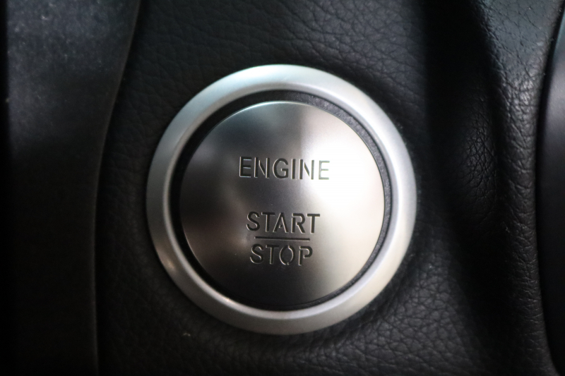 AMG Cクラス C43 4MATIC ｴｸｽｸﾙｰｼﾌﾞ&ﾚｰﾀﾞｰｾｰﾌﾃｨPKG　1ｵｰﾅｰ ｷｰﾚｽｺﾞｰ 赤本革 ﾊﾟﾉﾗﾏSR ﾍｯﾄﾞｱｯﾌﾟD HDDﾅﾋﾞTV BT音楽 ﾌﾞﾙﾒｽﾀｰ ﾊﾞｯｸｶﾒﾗ PTS LEDﾗｲﾄ 自動ﾄﾗﾝｸ ﾊﾝｽﾞﾌﾘｰA AMG専用装備&ﾁｭｰﾆﾝｸﾞﾀﾞｲﾅﾐｯｸS 9AT　2年保証