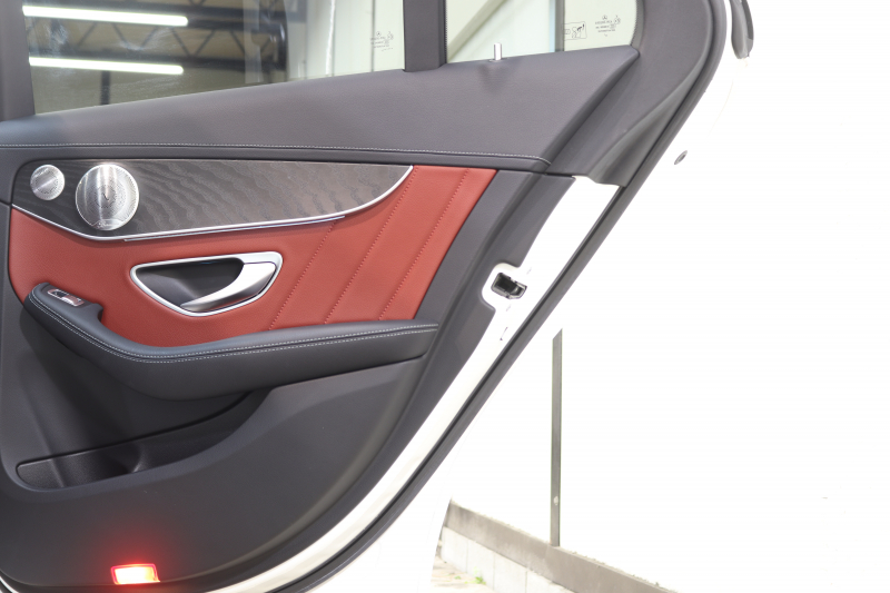 AMG Cクラス C43 4MATIC ｴｸｽｸﾙｰｼﾌﾞ&ﾚｰﾀﾞｰｾｰﾌﾃｨPKG　1ｵｰﾅｰ ｷｰﾚｽｺﾞｰ 赤本革 ﾊﾟﾉﾗﾏSR ﾍｯﾄﾞｱｯﾌﾟD HDDﾅﾋﾞTV BT音楽 ﾌﾞﾙﾒｽﾀｰ ﾊﾞｯｸｶﾒﾗ PTS LEDﾗｲﾄ 自動ﾄﾗﾝｸ ﾊﾝｽﾞﾌﾘｰA AMG専用装備&ﾁｭｰﾆﾝｸﾞﾀﾞｲﾅﾐｯｸS 9AT　2年保証