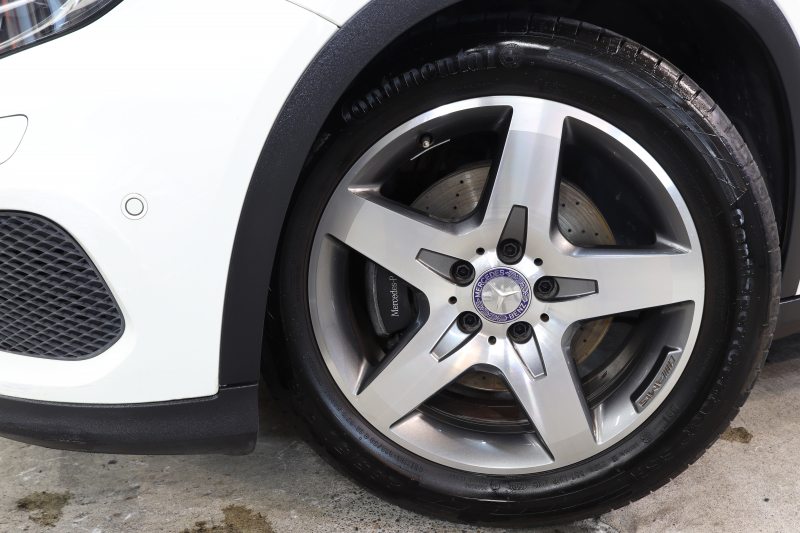 メルセデスベンツ GLA GLA250 4MATIC ｽﾎﾟｰﾂ ﾚｰﾀﾞｰｾｰﾌﾃｨPKG　中期 ｷｰﾚｽｺﾞｰ ﾚｻﾞｰDINAMICAｼｰﾄ ﾊﾟﾉﾗﾏSR HDDﾅﾋﾞTV BT音楽 ﾊﾞｯｸｶﾒﾗ PTS ｷｾﾉﾝﾗｲﾄ 自動Rｹﾞｰﾄ AMGｴｱﾛ&18AW 7AT　2年保証