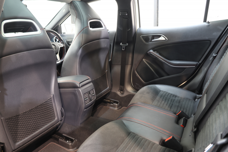 メルセデスベンツ GLA GLA250 4MATIC ｽﾎﾟｰﾂ ﾚｰﾀﾞｰｾｰﾌﾃｨPKG　中期 ｷｰﾚｽｺﾞｰ ﾚｻﾞｰDINAMICAｼｰﾄ ﾊﾟﾉﾗﾏSR HDDﾅﾋﾞTV BT音楽 ﾊﾞｯｸｶﾒﾗ PTS ｷｾﾉﾝﾗｲﾄ 自動Rｹﾞｰﾄ AMGｴｱﾛ&18AW 7AT　2年保証