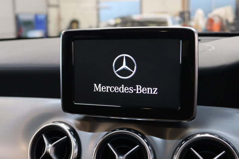 メルセデスベンツ GLA GLA250 4MATIC ｽﾎﾟｰﾂ ﾚｰﾀﾞｰｾｰﾌﾃｨPKG　中期 ｷｰﾚｽｺﾞｰ ﾚｻﾞｰDINAMICAｼｰﾄ ﾊﾟﾉﾗﾏSR HDDﾅﾋﾞTV BT音楽 ﾊﾞｯｸｶﾒﾗ PTS ｷｾﾉﾝﾗｲﾄ 自動Rｹﾞｰﾄ AMGｴｱﾛ&18AW 7AT　2年保証