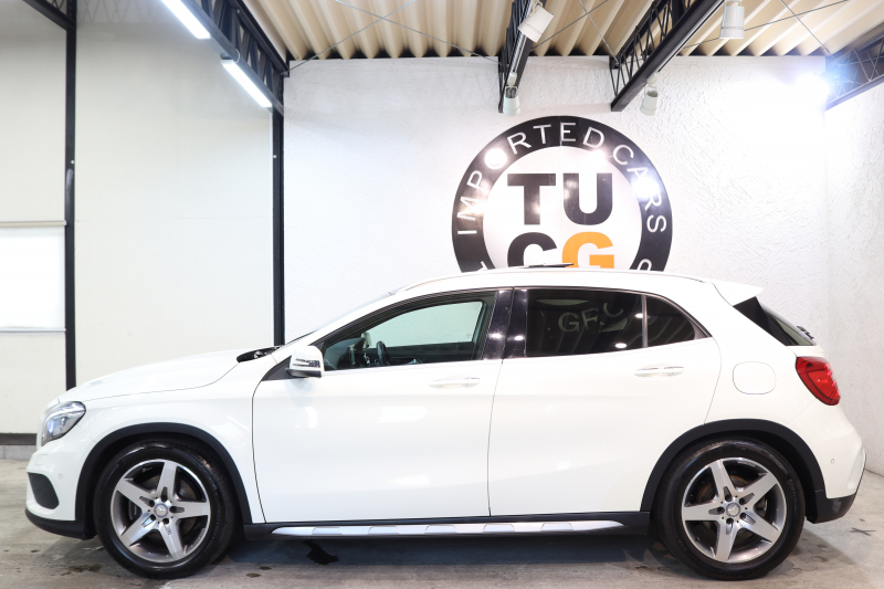 メルセデスベンツ GLA GLA250 4MATIC ｽﾎﾟｰﾂ ﾚｰﾀﾞｰｾｰﾌﾃｨPKG　中期 ｷｰﾚｽｺﾞｰ ﾚｻﾞｰDINAMICAｼｰﾄ ﾊﾟﾉﾗﾏSR HDDﾅﾋﾞTV BT音楽 ﾊﾞｯｸｶﾒﾗ PTS ｷｾﾉﾝﾗｲﾄ 自動Rｹﾞｰﾄ AMGｴｱﾛ&18AW 7AT　2年保証