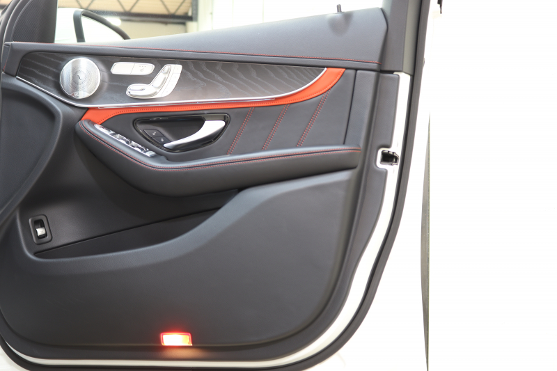 AMG GLC GLC63S 4MATIC+ ﾚｻﾞｰｴｸｽｸﾙｰｼﾌﾞ&ﾚｰﾀﾞｰｾｰﾌﾃｨPKG　ｷｰﾚｽｺﾞｰ 赤/黒本革 ﾊﾟﾉﾗﾏSR ﾍｯﾄﾞｱｯﾌﾟD HDDﾅﾋﾞTV&ｷｬﾝｾﾗｰ BT音楽 ﾌﾞﾙﾒｽﾀｰ 360ｶﾒﾗ PTS LEDﾗｲﾄ 自動Rｹﾞｰﾄ ﾊﾝｽﾞﾌﾘｰA AMG専用装備&ﾁｭｰﾆﾝｸﾞﾀﾞｲﾅﾐｯｸS 9AT　2年保証