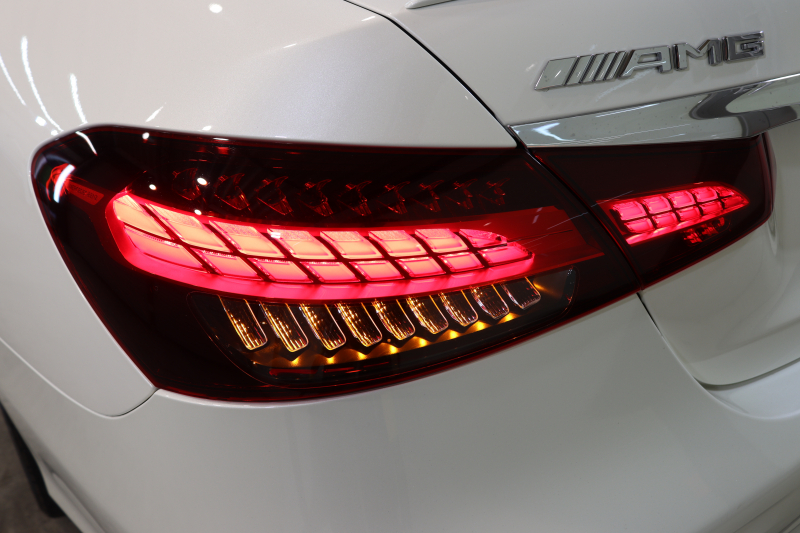 AMG Eクラス E53 4MATIC+ ｴｸｽｸﾙｰｼﾌﾞ&ﾚｰﾀﾞｰｾｰﾌﾃｨPKG　ISG搭載 後期 ｷｰﾚｽｺﾞｰ 黒本革 ﾍﾞﾝﾁﾚｰﾀｰ ﾊﾟﾉﾗﾏSR ﾍｯﾄﾞｱｯﾌﾟD MBUXﾅﾋﾞTV&ARﾅﾋﾞ ｽﾏﾎ連携 ﾌﾞﾙﾒｽﾀｰ 360ｶﾒﾗ PTS LEDﾗｲﾄ 自動ﾄﾗﾝｸ AMG専用装備&ﾁｭｰﾆﾝｸﾞ ﾜｲﾔﾚｽ充電 9AT　2年保証