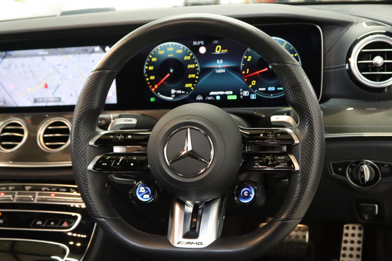 AMG Eクラス E53 4MATIC+ ｴｸｽｸﾙｰｼﾌﾞ&ﾚｰﾀﾞｰｾｰﾌﾃｨPKG　ISG搭載 後期 ｷｰﾚｽｺﾞｰ 黒本革 ﾍﾞﾝﾁﾚｰﾀｰ ﾊﾟﾉﾗﾏSR ﾍｯﾄﾞｱｯﾌﾟD MBUXﾅﾋﾞTV&ARﾅﾋﾞ ｽﾏﾎ連携 ﾌﾞﾙﾒｽﾀｰ 360ｶﾒﾗ PTS LEDﾗｲﾄ 自動ﾄﾗﾝｸ AMG専用装備&ﾁｭｰﾆﾝｸﾞ ﾜｲﾔﾚｽ充電 9AT　2年保証