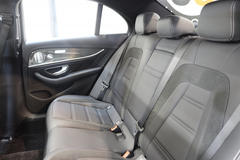 AMG Eクラス E53 4MATIC+ ｴｸｽｸﾙｰｼﾌﾞ&ﾚｰﾀﾞｰｾｰﾌﾃｨPKG　ISG搭載 後期 ｷｰﾚｽｺﾞｰ 黒本革 ﾍﾞﾝﾁﾚｰﾀｰ ﾊﾟﾉﾗﾏSR ﾍｯﾄﾞｱｯﾌﾟD MBUXﾅﾋﾞTV&ARﾅﾋﾞ ｽﾏﾎ連携 ﾌﾞﾙﾒｽﾀｰ 360ｶﾒﾗ PTS LEDﾗｲﾄ 自動ﾄﾗﾝｸ AMG専用装備&ﾁｭｰﾆﾝｸﾞ ﾜｲﾔﾚｽ充電 9AT　2年保証