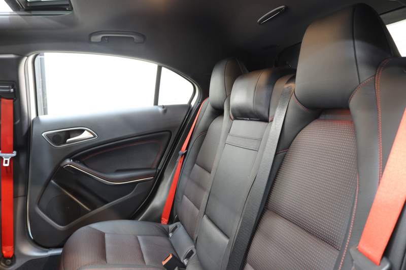 AMG Aクラス A45 4MATIC AMGｱﾄﾞﾊﾞﾝｽﾄﾞ&ﾚｰﾀﾞｰｾｰﾌﾃｨPKG　後期 ｷｰﾚｽｺﾞｰ 黒本革 ｼｰﾄﾋｰﾀｰ HDDﾅﾋﾞTV BT音楽 ﾊﾞｯｸｶﾒﾗ PTS LEDﾗｲﾄ ﾊﾟﾅﾒﾘｶｰﾅｸﾞﾘﾙ AMG強化ﾌﾞﾚｰｷ AMG専用装備&ﾁｭｰﾆﾝｸﾞ ﾀﾞｲﾅﾐｯｸｾﾚｸﾄ 7AT ECO　2年保証