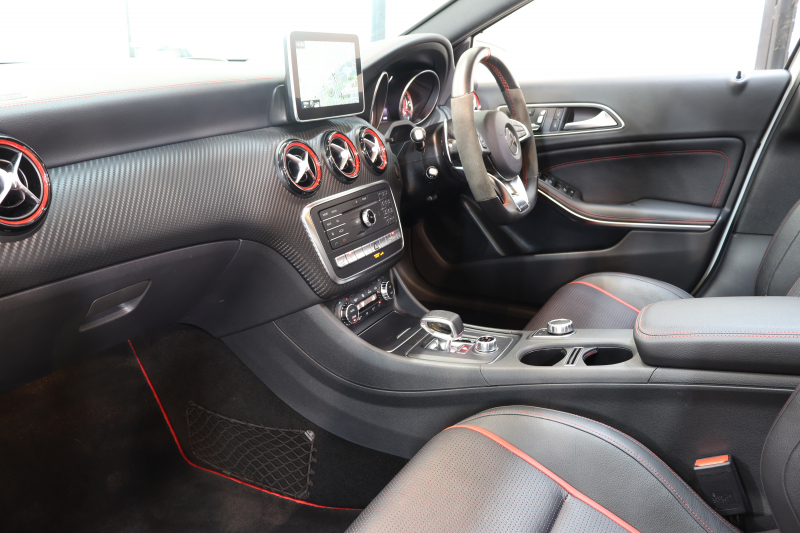 AMG Aクラス A45 4MATIC AMGｱﾄﾞﾊﾞﾝｽﾄﾞ&ﾚｰﾀﾞｰｾｰﾌﾃｨPKG　後期 ｷｰﾚｽｺﾞｰ 黒本革 ｼｰﾄﾋｰﾀｰ HDDﾅﾋﾞTV BT音楽 ﾊﾞｯｸｶﾒﾗ PTS LEDﾗｲﾄ ﾊﾟﾅﾒﾘｶｰﾅｸﾞﾘﾙ AMG強化ﾌﾞﾚｰｷ AMG専用装備&ﾁｭｰﾆﾝｸﾞ ﾀﾞｲﾅﾐｯｸｾﾚｸﾄ 7AT ECO　2年保証