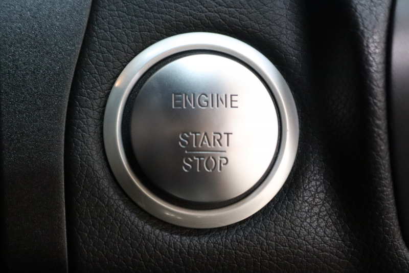 メルセデスベンツ Cクラス C200ｽﾃｰｼｮﾝﾜｺﾞﾝ ｽﾎﾟｰﾂ 本革仕様 ﾚｰﾀﾞｰｾｰﾌﾃｨPKG　ｷｰﾚｽｺﾞｰ 黒本革 HDDﾅﾋﾞTV BT音楽 ﾊﾞｯｸｶﾒﾗ PTS LEDﾗｲﾄ ﾊﾝｽﾞﾌﾘｰA AMGｴｱﾛ&18AW ｴｱｻｽ 7AT　2年保証