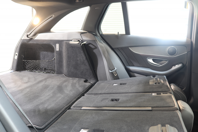 メルセデスベンツ Cクラス C200ｽﾃｰｼｮﾝﾜｺﾞﾝ ｽﾎﾟｰﾂ 本革仕様 ﾚｰﾀﾞｰｾｰﾌﾃｨPKG　ｷｰﾚｽｺﾞｰ 黒本革 HDDﾅﾋﾞTV BT音楽 ﾊﾞｯｸｶﾒﾗ PTS LEDﾗｲﾄ ﾊﾝｽﾞﾌﾘｰA AMGｴｱﾛ&18AW ｴｱｻｽ 7AT　2年保証