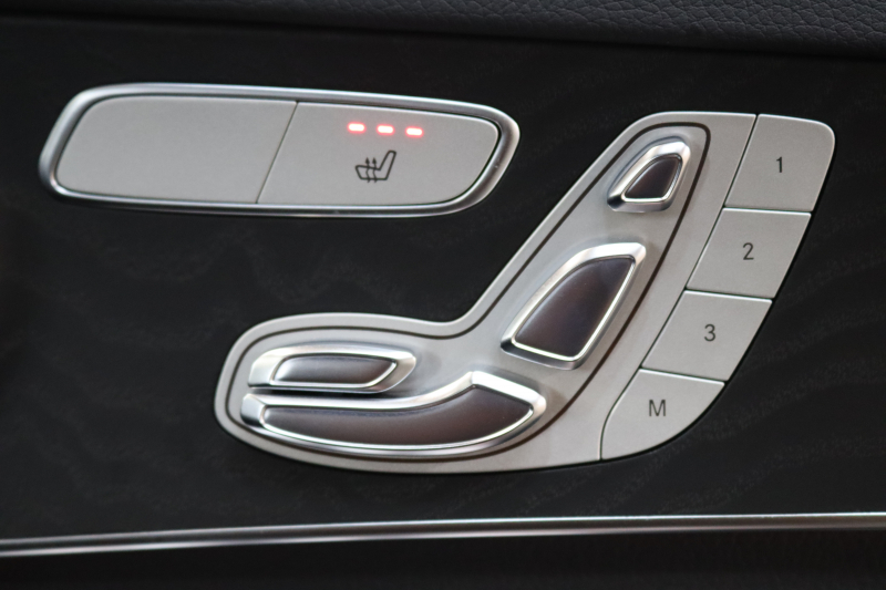 メルセデスベンツ Cクラス C200ｽﾃｰｼｮﾝﾜｺﾞﾝ ｽﾎﾟｰﾂ 本革仕様 ﾚｰﾀﾞｰｾｰﾌﾃｨPKG　ｷｰﾚｽｺﾞｰ 黒本革 HDDﾅﾋﾞTV BT音楽 ﾊﾞｯｸｶﾒﾗ PTS LEDﾗｲﾄ ﾊﾝｽﾞﾌﾘｰA AMGｴｱﾛ&18AW ｴｱｻｽ 7AT　2年保証