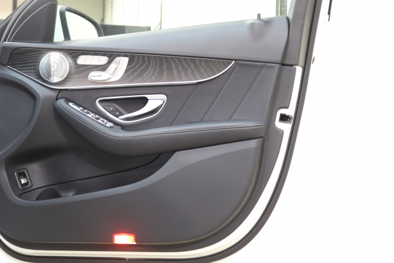 メルセデスベンツ Cクラス C200 ﾛｰﾚｳｽED ｽﾎﾟｰﾂﾌﾟﾗｽ&ﾚｻﾞｰｴｸｽｸﾙｰｼﾌﾞ& ﾚｰﾀﾞｰｾｰﾌﾃｨPKG　後期 BSG搭載 特別仕様車 ｷｰﾚｽｺﾞｰ 黒本革 ｼｰﾄﾋｰﾀ ﾍﾞﾝﾁﾚｰﾀｰ ﾊﾟﾉﾗﾏSR HUD HDDﾅﾋﾞTV ｽﾏﾎ連携 ﾌﾞﾙﾒｽﾀｰ 360ｶﾒﾗ PTS LEDﾗｲﾄ AMGｴｱﾛ&18AW ｴｱｻｽ ﾀﾞｲﾅﾐｯｸS 9AT　2年保証