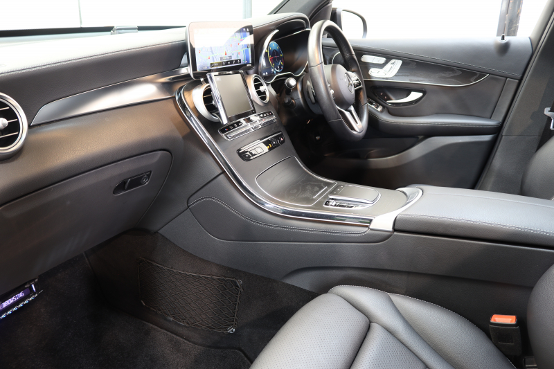 メルセデスベンツ GLC GLC220d 4MATIC ﾅｲﾄｴﾃﾞｨｼｮﾝ ﾚｰﾀﾞｰｾｰﾌﾃｨPKG　後期 130台限定車 MEｺﾈｸﾄ ｷｰﾚｽｺﾞｰ  ﾊﾟﾉﾗﾏSR 黒革 MBUXﾅﾋﾞTV BT音楽 360ｶﾒﾗ PTS LEDﾗｲﾄ ﾊﾝｽﾞﾌﾘｰA AMGｴｱﾛ&19AW ｴｱｻｽ ﾜｲﾔﾚｽ充電 9AT　2年保証