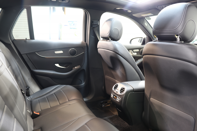 メルセデスベンツ GLC GLC220d 4MATIC ﾅｲﾄｴﾃﾞｨｼｮﾝ ﾚｰﾀﾞｰｾｰﾌﾃｨPKG　後期 130台限定車 MEｺﾈｸﾄ ｷｰﾚｽｺﾞｰ  ﾊﾟﾉﾗﾏSR 黒革 MBUXﾅﾋﾞTV BT音楽 360ｶﾒﾗ PTS LEDﾗｲﾄ ﾊﾝｽﾞﾌﾘｰA AMGｴｱﾛ&19AW ｴｱｻｽ ﾜｲﾔﾚｽ充電 9AT　2年保証
