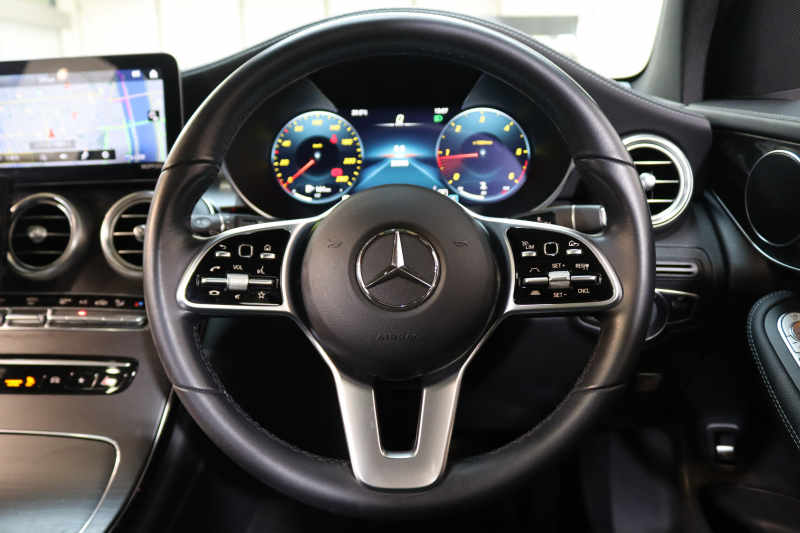 メルセデスベンツ GLC GLC220d 4MATIC ﾅｲﾄｴﾃﾞｨｼｮﾝ ﾚｰﾀﾞｰｾｰﾌﾃｨPKG　後期 130台限定車 MEｺﾈｸﾄ ｷｰﾚｽｺﾞｰ  ﾊﾟﾉﾗﾏSR 黒革 MBUXﾅﾋﾞTV BT音楽 360ｶﾒﾗ PTS LEDﾗｲﾄ ﾊﾝｽﾞﾌﾘｰA AMGｴｱﾛ&19AW ｴｱｻｽ ﾜｲﾔﾚｽ充電 9AT　2年保証