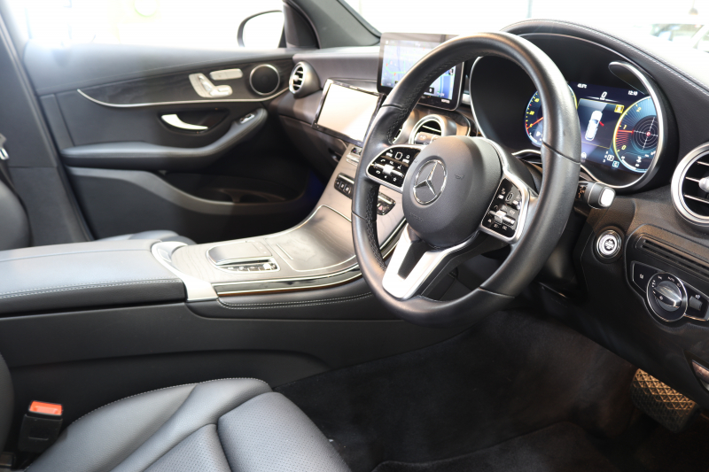メルセデスベンツ GLC GLC220d 4MATIC ﾅｲﾄｴﾃﾞｨｼｮﾝ ﾚｰﾀﾞｰｾｰﾌﾃｨPKG　後期 130台限定車 MEｺﾈｸﾄ ｷｰﾚｽｺﾞｰ  ﾊﾟﾉﾗﾏSR 黒革 MBUXﾅﾋﾞTV BT音楽 360ｶﾒﾗ PTS LEDﾗｲﾄ ﾊﾝｽﾞﾌﾘｰA AMGｴｱﾛ&19AW ｴｱｻｽ ﾜｲﾔﾚｽ充電 9AT　2年保証