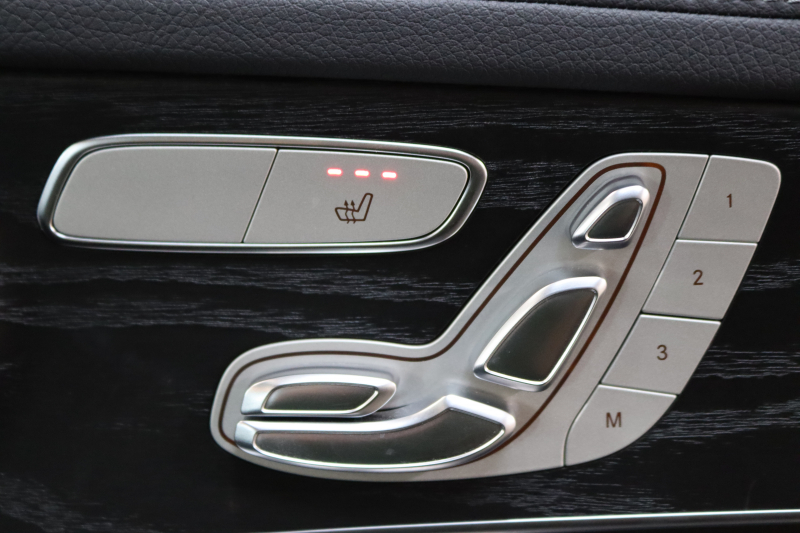 メルセデスベンツ GLC GLC220d 4MATIC ﾅｲﾄｴﾃﾞｨｼｮﾝ ﾚｰﾀﾞｰｾｰﾌﾃｨPKG　後期 130台限定車 MEｺﾈｸﾄ ｷｰﾚｽｺﾞｰ  ﾊﾟﾉﾗﾏSR 黒革 MBUXﾅﾋﾞTV BT音楽 360ｶﾒﾗ PTS LEDﾗｲﾄ ﾊﾝｽﾞﾌﾘｰA AMGｴｱﾛ&19AW ｴｱｻｽ ﾜｲﾔﾚｽ充電 9AT　2年保証