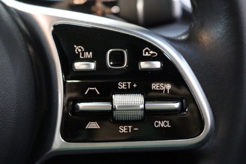 メルセデスベンツ GLC GLC220d 4MATIC ﾅｲﾄｴﾃﾞｨｼｮﾝ ﾚｰﾀﾞｰｾｰﾌﾃｨPKG　後期 130台限定車 MEｺﾈｸﾄ ｷｰﾚｽｺﾞｰ  ﾊﾟﾉﾗﾏSR 黒革 MBUXﾅﾋﾞTV BT音楽 360ｶﾒﾗ PTS LEDﾗｲﾄ ﾊﾝｽﾞﾌﾘｰA AMGｴｱﾛ&19AW ｴｱｻｽ ﾜｲﾔﾚｽ充電 9AT　2年保証