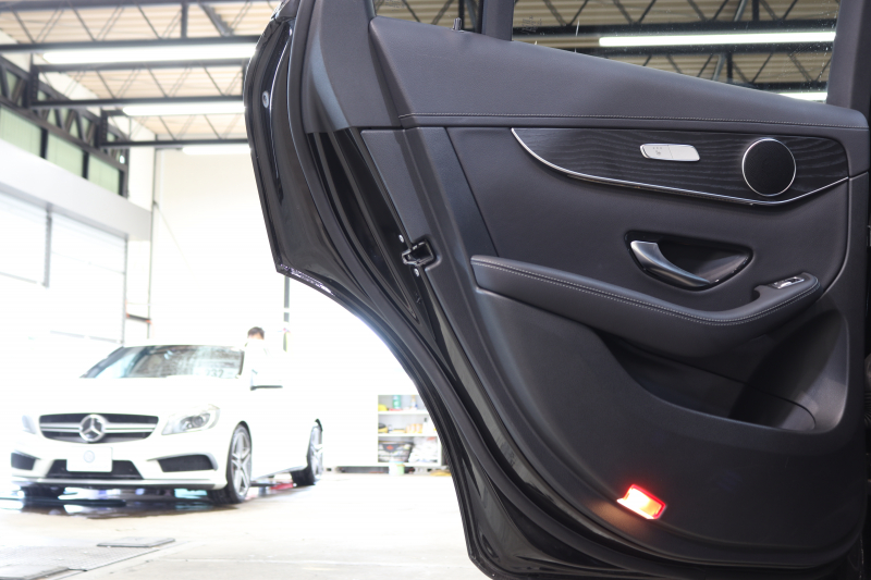 メルセデスベンツ GLC GLC220d 4MATIC ﾅｲﾄｴﾃﾞｨｼｮﾝ ﾚｰﾀﾞｰｾｰﾌﾃｨPKG　後期 130台限定車 MEｺﾈｸﾄ ｷｰﾚｽｺﾞｰ  ﾊﾟﾉﾗﾏSR 黒革 MBUXﾅﾋﾞTV BT音楽 360ｶﾒﾗ PTS LEDﾗｲﾄ ﾊﾝｽﾞﾌﾘｰA AMGｴｱﾛ&19AW ｴｱｻｽ ﾜｲﾔﾚｽ充電 9AT　2年保証