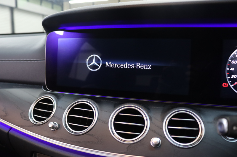 メルセデスベンツ Eクラス E220d ｽﾃｰｼｮﾝﾜｺﾞﾝ AVG ｽﾎﾟｰﾂ ﾚｻﾞｰ&ﾚｰﾀﾞｰｾｰﾌﾃｨPKG　ｷｰﾚｽｺﾞｰ 黒本革 HDDﾅﾋﾞTV ｽﾏﾎ連携 ﾌﾞﾙﾒｽﾀｰ 360ｶﾒﾗ PTS LEDﾗｲﾄ ﾌｯﾄﾄﾗﾝｸOP AMGｴｱﾛ&19AW ﾀﾞｲﾅﾐｯｸｾﾚｸﾄ 9AT　2年保証