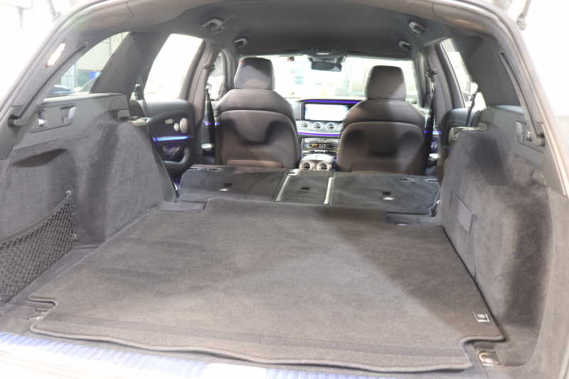 メルセデスベンツ Eクラス E220d ｽﾃｰｼｮﾝﾜｺﾞﾝ AVG ｽﾎﾟｰﾂ ﾚｻﾞｰ&ﾚｰﾀﾞｰｾｰﾌﾃｨPKG　ｷｰﾚｽｺﾞｰ 黒本革 HDDﾅﾋﾞTV ｽﾏﾎ連携 ﾌﾞﾙﾒｽﾀｰ 360ｶﾒﾗ PTS LEDﾗｲﾄ ﾌｯﾄﾄﾗﾝｸOP AMGｴｱﾛ&19AW ﾀﾞｲﾅﾐｯｸｾﾚｸﾄ 9AT　2年保証