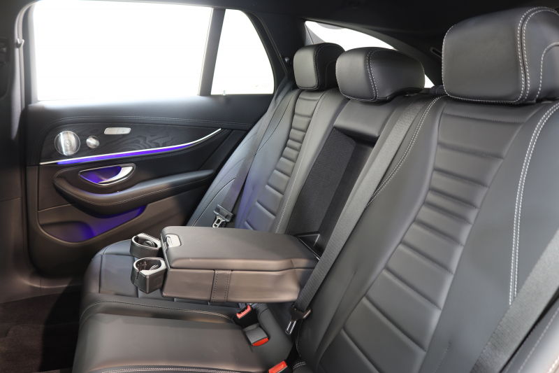 メルセデスベンツ Eクラス E220d ｽﾃｰｼｮﾝﾜｺﾞﾝ AVG ｽﾎﾟｰﾂ ﾚｻﾞｰ&ﾚｰﾀﾞｰｾｰﾌﾃｨPKG　ｷｰﾚｽｺﾞｰ 黒本革 HDDﾅﾋﾞTV ｽﾏﾎ連携 ﾌﾞﾙﾒｽﾀｰ 360ｶﾒﾗ PTS LEDﾗｲﾄ ﾌｯﾄﾄﾗﾝｸOP AMGｴｱﾛ&19AW ﾀﾞｲﾅﾐｯｸｾﾚｸﾄ 9AT　2年保証