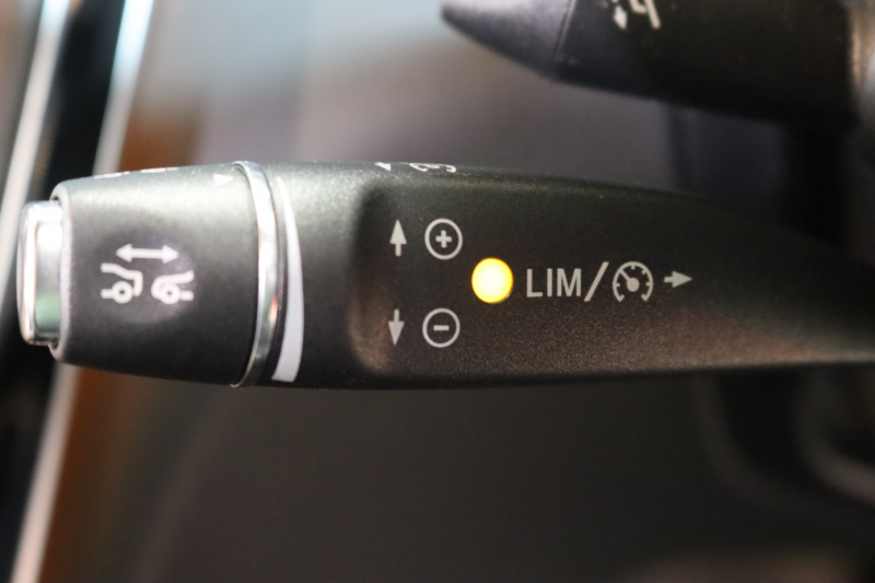 メルセデスベンツ Cクラス C200 AVG AMGﾗｲﾝ ﾚｻﾞｰｴｸｽｸﾙｰｼﾌﾞ&ﾚｰﾀﾞｰｾｰﾌﾃｨPKG　中期 ｷｰﾚｽｺﾞｰ 黒本革 ｼｰﾄﾋｰﾀｰ  ﾍｯﾄﾞｱｯﾌﾟD HDDﾅﾋﾞTV BT音楽 ﾊﾞｯｸｶﾒﾗ PTS LEDﾗｲﾄ ﾌｯﾄﾄﾗﾝｸOP AMGｴｱﾛ&18AW ﾀﾞｲﾅﾐｯｸｾﾚｸﾄ ｴｱｻｽ 9AT　2年保証