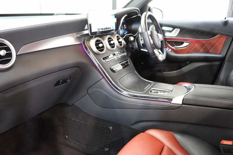 AMG GLC GLC43 4MATIC ﾚｻﾞｰｴｸｽｸﾙｰｼﾌﾞ&ﾚｰﾀﾞｰｾｰﾌﾃｨPKG　後期 1ｵｰﾅｰ MEｺﾈｸﾄ ｷｰﾚｽｺﾞｰ 黒/赤本革 全席ｼｰﾄﾋｰﾀｰ HUD MBUXﾅﾋﾞTV BT音楽 ﾌﾞﾙﾒｽﾀｰ 360ｶﾒﾗ PTS DSRC ﾊﾝｽﾞﾌﾘｰA AMGｴｱﾛ&20AW AMGﾗｲﾄﾞｺﾝﾄﾛｰﾙ+ｴｱｻｽ 9AT　2年保証