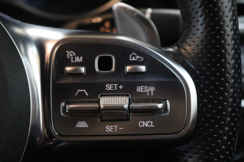 AMG GLC GLC43 4MATIC ﾚｻﾞｰｴｸｽｸﾙｰｼﾌﾞ&ﾚｰﾀﾞｰｾｰﾌﾃｨPKG　後期 1ｵｰﾅｰ MEｺﾈｸﾄ ｷｰﾚｽｺﾞｰ 黒/赤本革 全席ｼｰﾄﾋｰﾀｰ HUD MBUXﾅﾋﾞTV BT音楽 ﾌﾞﾙﾒｽﾀｰ 360ｶﾒﾗ PTS DSRC ﾊﾝｽﾞﾌﾘｰA AMGｴｱﾛ&20AW AMGﾗｲﾄﾞｺﾝﾄﾛｰﾙ+ｴｱｻｽ 9AT　2年保証