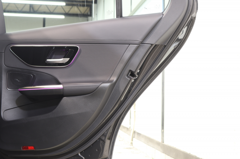 メルセデスベンツ Cクラス C200 4MATIC AVG AMGﾗｲﾝ ﾚｻﾞｰｴｸｽｸﾙｰｼﾌﾞ&ﾚｰﾀﾞｰｾｰﾌﾃｨPKG　ISG搭載 ｷｰﾚｽｺﾞｰ 黒本革 ﾊﾟﾉﾗﾏSR MBUXﾅﾋﾞTV ｽﾏﾎ連携 360ｶﾒﾗ PTS DSRC DIGITALﾗｲﾄ AMGｴｱﾛ&18AW ﾀﾞｲﾅﾐｯｸｾﾚｸﾄ ﾜｲﾔﾚｽ充電 9AT　2年保証