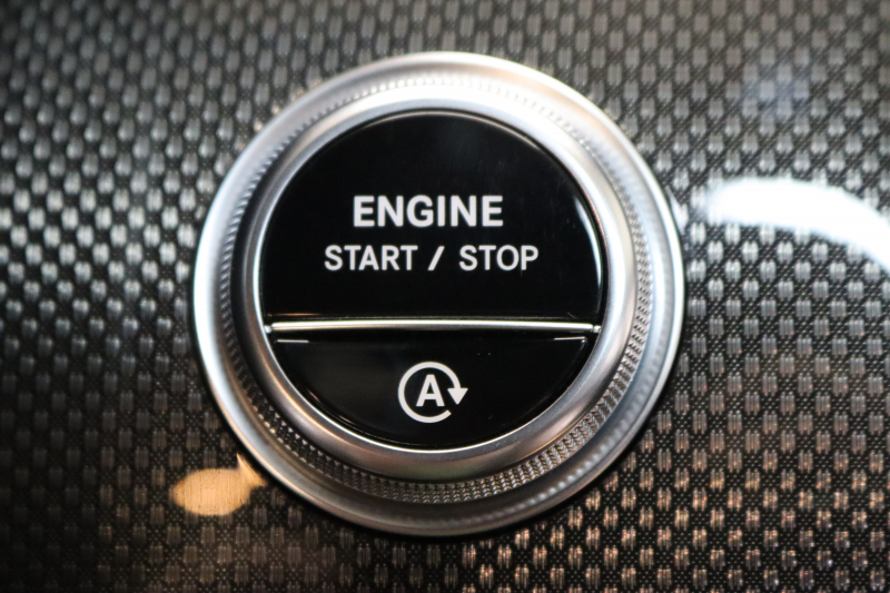 メルセデスベンツ Cクラス C200 4MATIC AVG AMGﾗｲﾝ ﾚｻﾞｰｴｸｽｸﾙｰｼﾌﾞ&ﾚｰﾀﾞｰｾｰﾌﾃｨPKG　ISG搭載 ｷｰﾚｽｺﾞｰ 黒本革 ﾊﾟﾉﾗﾏSR MBUXﾅﾋﾞTV ｽﾏﾎ連携 360ｶﾒﾗ PTS DSRC DIGITALﾗｲﾄ AMGｴｱﾛ&18AW ﾀﾞｲﾅﾐｯｸｾﾚｸﾄ ﾜｲﾔﾚｽ充電 9AT　2年保証