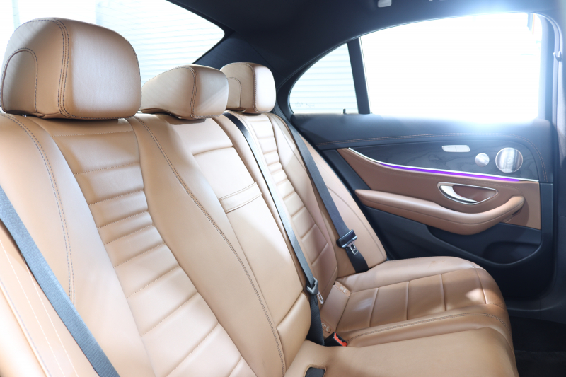 メルセデスベンツ Eクラス E200 AVG AMGﾗｲﾝ ｴｸｽｸﾙｰｼﾌﾞ&ﾚｰﾀﾞｰｾｰﾌﾃｨPKG　中期 BSG搭載 1ｵｰﾅｰ NEWｽﾃｱﾘﾝｸﾞ MEｺﾈｸﾄ ｷｰﾚｽｺﾞｰ 茶本革 全席ｼｰﾄﾋｰﾀｰ HUD HDDﾅﾋﾞTV ｽﾏﾎ連携 ﾌﾞﾙﾒｽﾀｰ 360ｶﾒﾗ PTS LEDﾗｲﾄ 自動ﾄﾗﾝｸ AMGｴｱﾛ&19AW ﾀﾞｲﾅﾐｯｸｾﾚｸﾄ 9AT　2年保証