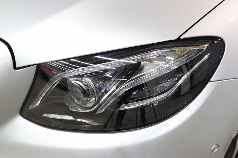 メルセデスベンツ Eクラス E200 AVG AMGﾗｲﾝ ｴｸｽｸﾙｰｼﾌﾞ&ﾚｰﾀﾞｰｾｰﾌﾃｨPKG　中期 BSG搭載 1ｵｰﾅｰ NEWｽﾃｱﾘﾝｸﾞ MEｺﾈｸﾄ ｷｰﾚｽｺﾞｰ 茶本革 全席ｼｰﾄﾋｰﾀｰ HUD HDDﾅﾋﾞTV ｽﾏﾎ連携 ﾌﾞﾙﾒｽﾀｰ 360ｶﾒﾗ PTS LEDﾗｲﾄ 自動ﾄﾗﾝｸ AMGｴｱﾛ&19AW ﾀﾞｲﾅﾐｯｸｾﾚｸﾄ 9AT　2年保証