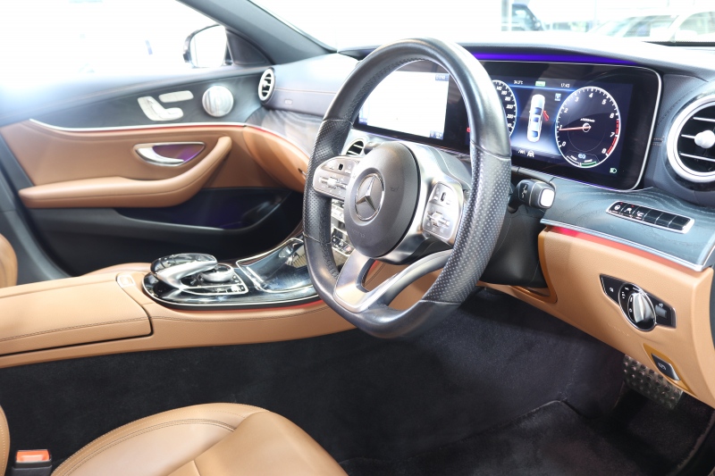 メルセデスベンツ Eクラス E200 AVG AMGﾗｲﾝ ｴｸｽｸﾙｰｼﾌﾞ&ﾚｰﾀﾞｰｾｰﾌﾃｨPKG　中期 BSG搭載 1ｵｰﾅｰ NEWｽﾃｱﾘﾝｸﾞ MEｺﾈｸﾄ ｷｰﾚｽｺﾞｰ 茶本革 全席ｼｰﾄﾋｰﾀｰ HUD HDDﾅﾋﾞTV ｽﾏﾎ連携 ﾌﾞﾙﾒｽﾀｰ 360ｶﾒﾗ PTS LEDﾗｲﾄ 自動ﾄﾗﾝｸ AMGｴｱﾛ&19AW ﾀﾞｲﾅﾐｯｸｾﾚｸﾄ 9AT　2年保証