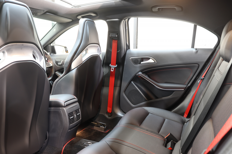 AMG Aクラス A45 4MATIC AMGｱﾄﾞﾊﾞﾝｽﾄﾞ&ﾚｰﾀﾞｰｾｰﾌﾃｨPKG　後期 ｷｰﾚｽｺﾞｰ 黒本革 ﾊﾟﾉﾗﾏSR HDDﾅﾋﾞTV BT音楽 harman/kardon ﾊﾞｯｸｶﾒﾗ PTS LEDﾗｲﾄ AMG専用装備&ﾁｭｰﾆﾝｸﾞﾀﾞｲﾅﾐｯｸS 7AT　2年保証