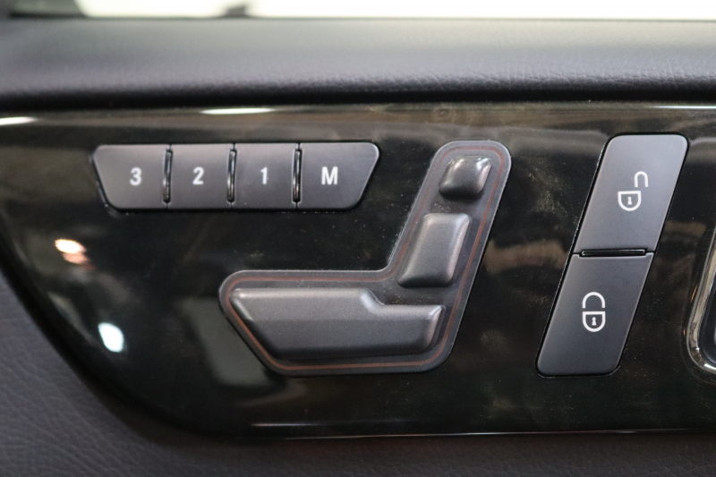 AMG Mクラス ML63 AMG　ｷｰﾚｽｺﾞｰ 黒本革 ﾊﾟﾉﾗﾏSR HDDﾅﾋﾞTV&ｷｬﾝｾﾗｰ BT音楽 harman/kardon ｻｲﾄﾞ&ﾊﾞｯｸｶﾒﾗ PTS ｷｾﾉﾝﾗｲﾄ AMG専用装備&ﾁｭｰﾆﾝｸﾞ 7AT　2年保証