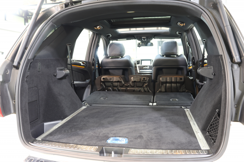 AMG Mクラス ML63 AMG　ｷｰﾚｽｺﾞｰ 黒本革 ﾊﾟﾉﾗﾏSR HDDﾅﾋﾞTV&ｷｬﾝｾﾗｰ BT音楽 harman/kardon ｻｲﾄﾞ&ﾊﾞｯｸｶﾒﾗ PTS ｷｾﾉﾝﾗｲﾄ AMG専用装備&ﾁｭｰﾆﾝｸﾞ 7AT　2年保証