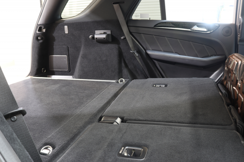 AMG Mクラス ML63 AMG　ｷｰﾚｽｺﾞｰ 黒本革 ﾊﾟﾉﾗﾏSR HDDﾅﾋﾞTV&ｷｬﾝｾﾗｰ BT音楽 harman/kardon ｻｲﾄﾞ&ﾊﾞｯｸｶﾒﾗ PTS ｷｾﾉﾝﾗｲﾄ AMG専用装備&ﾁｭｰﾆﾝｸﾞ 7AT　2年保証