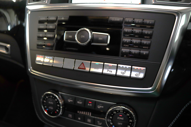 AMG Mクラス ML63 AMG　ｷｰﾚｽｺﾞｰ 黒本革 ﾊﾟﾉﾗﾏSR HDDﾅﾋﾞTV&ｷｬﾝｾﾗｰ BT音楽 harman/kardon ｻｲﾄﾞ&ﾊﾞｯｸｶﾒﾗ PTS ｷｾﾉﾝﾗｲﾄ AMG専用装備&ﾁｭｰﾆﾝｸﾞ 7AT　2年保証