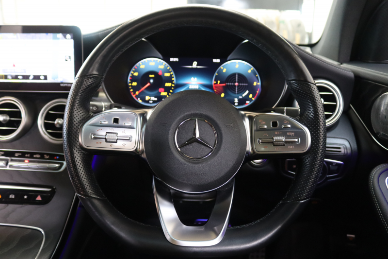 メルセデスベンツ GLC GLC220d 4MATIC AMGﾗｲﾝ ﾚｻﾞｰｴｸｽｸﾙｰｼﾌﾞ&ﾚｰﾀﾞｰｾｰﾌﾃｨPKG　後期 MEｺﾈｸﾄ ｷｰﾚｽｺﾞｰ 赤/黒本革 ﾊﾟﾉﾗﾏSR ﾍｯﾄﾞｱｯﾌﾟD MBUXﾅﾋﾞTV BT音楽 ﾌﾞﾙﾒｽﾀｰ 360ｶﾒﾗ PTS LEDﾗｲﾄ 自動Rｹﾞｰﾄ ﾊﾝｽﾞﾌﾘｰA AMGｴｱﾛ&19AW ﾜｲﾔﾚｽ充電 9AT　2年保証