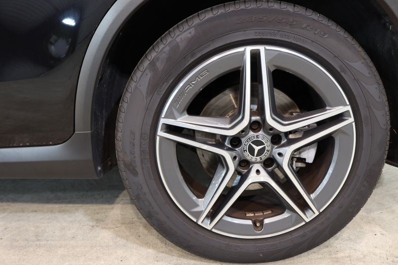 メルセデスベンツ GLC GLC220d 4MATIC AMGﾗｲﾝ ﾚｻﾞｰｴｸｽｸﾙｰｼﾌﾞ&ﾚｰﾀﾞｰｾｰﾌﾃｨPKG　後期 MEｺﾈｸﾄ ｷｰﾚｽｺﾞｰ 赤/黒本革 ﾊﾟﾉﾗﾏSR ﾍｯﾄﾞｱｯﾌﾟD MBUXﾅﾋﾞTV BT音楽 ﾌﾞﾙﾒｽﾀｰ 360ｶﾒﾗ PTS LEDﾗｲﾄ 自動Rｹﾞｰﾄ ﾊﾝｽﾞﾌﾘｰA AMGｴｱﾛ&19AW ﾜｲﾔﾚｽ充電 9AT　2年保証