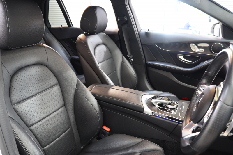 メルセデスベンツ Cクラス C200ｽﾃｰｼｮﾝﾜｺﾞﾝ AVG AMGﾗｲﾝ ﾚｰﾀﾞｰｾｰﾌﾃｨPKG　BSG搭載 後期 ｷｰﾚｽｺﾞｰ 黒革 HDDﾅﾋﾞTV ｽﾏﾎ連携 ﾊﾞｯｸｶﾒﾗ PTS LEDﾗｲﾄ 自動Rｹﾞｰﾄ AMGｴｱﾛ&18AW ｴｱｻｽ ﾀﾞｲﾅﾐｯｸS 9AT　2年保証